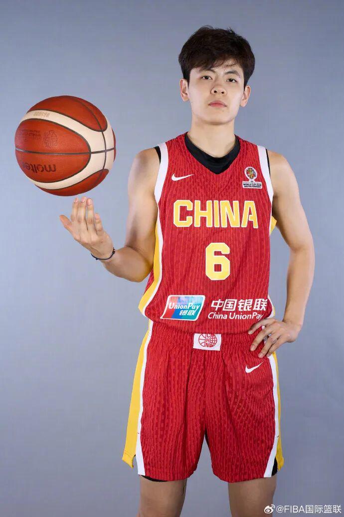 开云-爱游戏-24岁杨舒予接任中国女篮队长，今晚将带队冲击世界杯